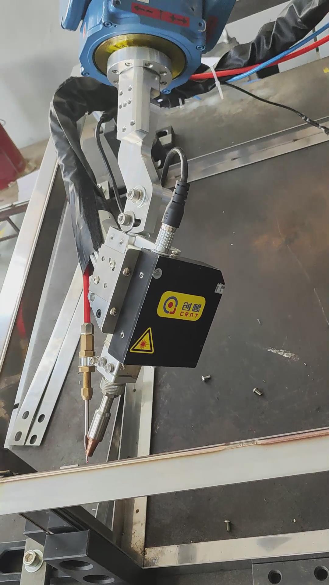 創想智控激光焊縫跟蹤系統在電氣柜框架自動化焊接的應用