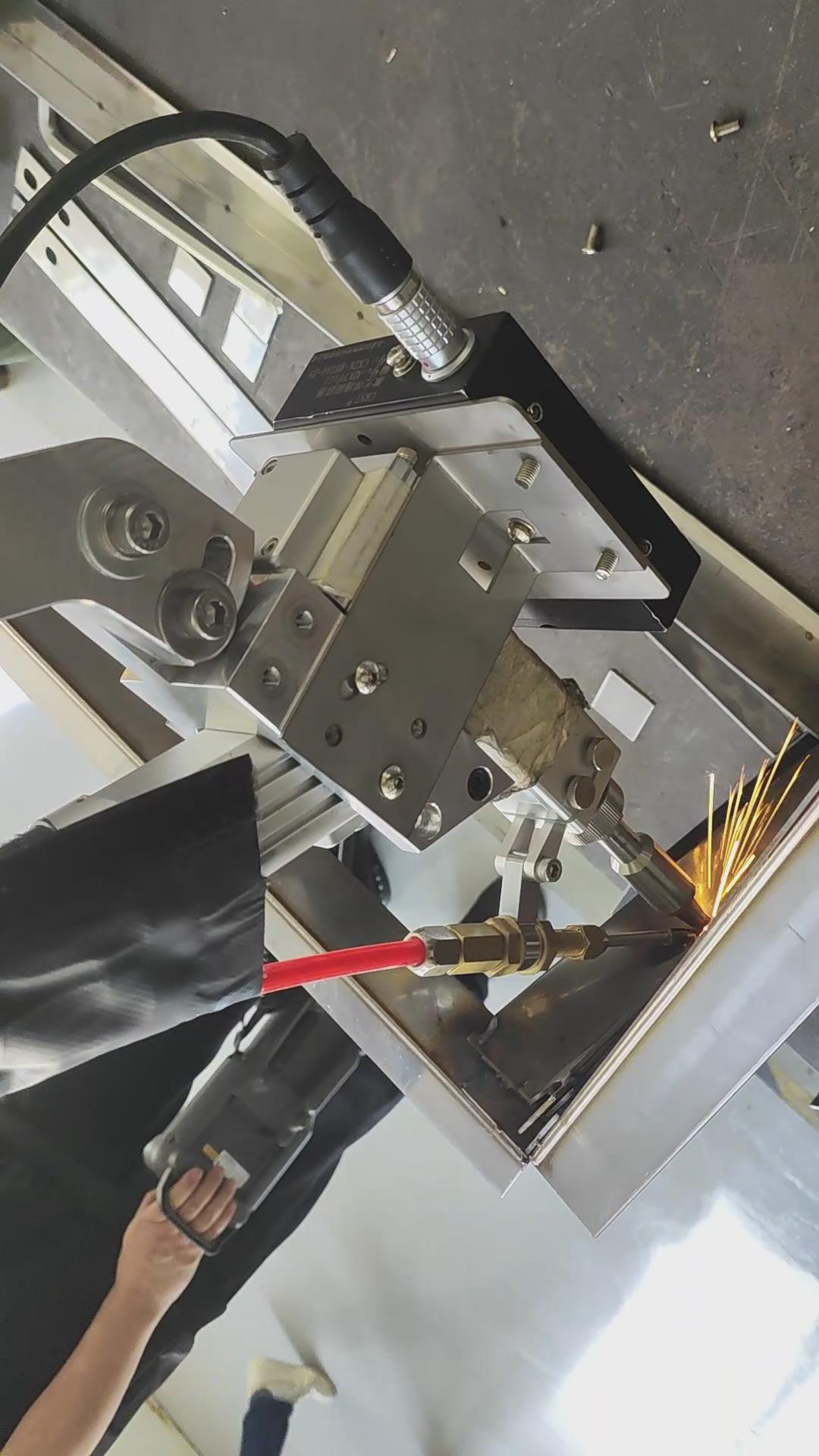 創想智控激光焊縫跟蹤系統在電氣柜框架自動化焊接的應用